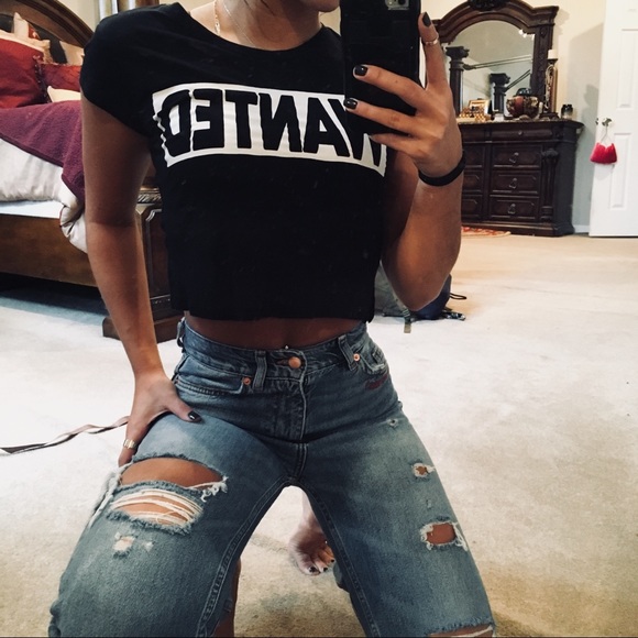 Forever 21 Tops - Cropped Wanted Tee
